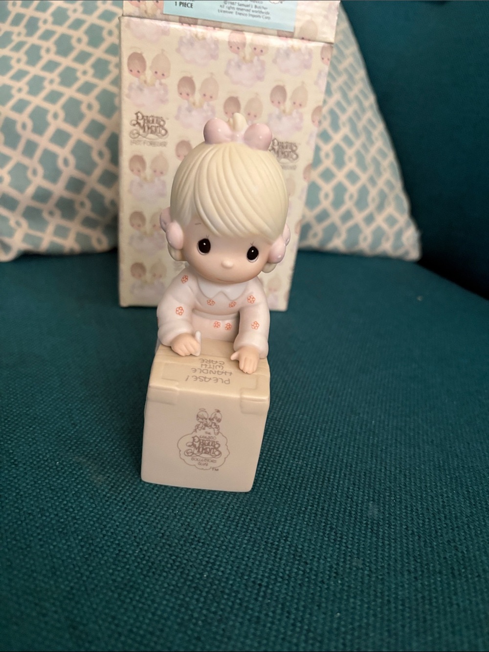 Sharing is universal Precious moments figurine E-0107